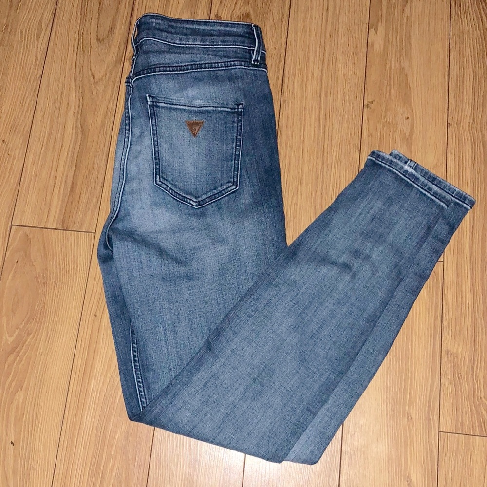 Guess skinny jeans. SZ 28